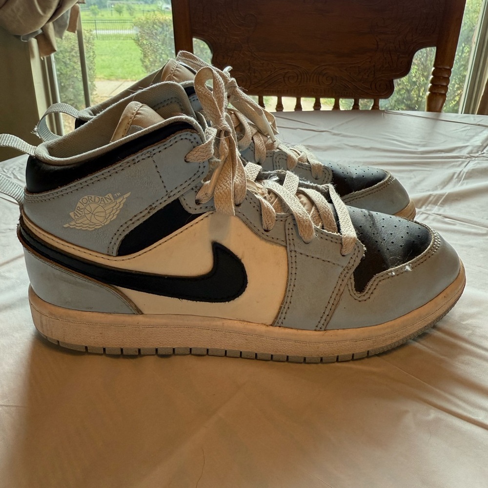 Nike Air Jordan Retro High-Top Sneakers - Light Blue, Black, White
